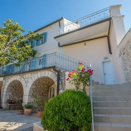 Amina Villa Grizane-Belgrad