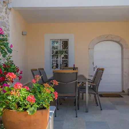 Villa Amina Grizane-Belgrad