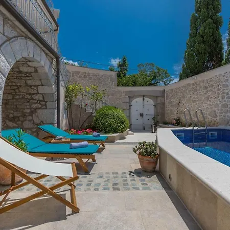 Villa Amina
